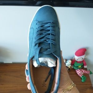 NIB.Frye Sneaker size 6.5. Ivy Diamond Emboss Low Lace. Women's Leather Sneaker.